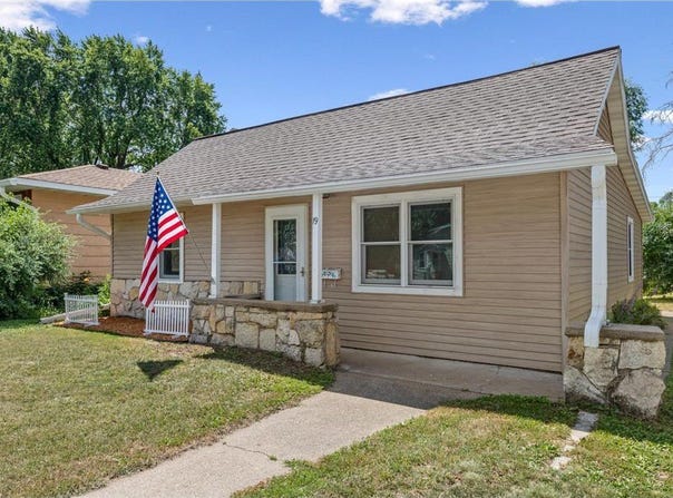 19 Lenox Street, Winona, MN 55987