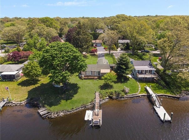 106 North River Drive, Narragansett, RI 02882