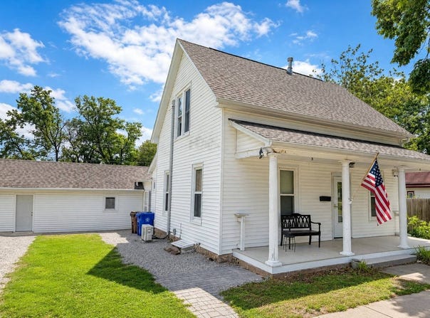 105  S Pine St, Lindsborg, KS 67456