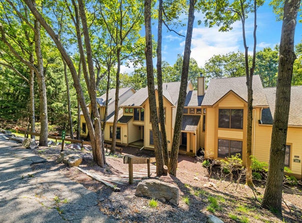 426 Oak Court, Tannersville, PA 18372