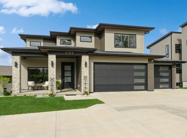 3199 12th Ave, Coralville, IA 52241