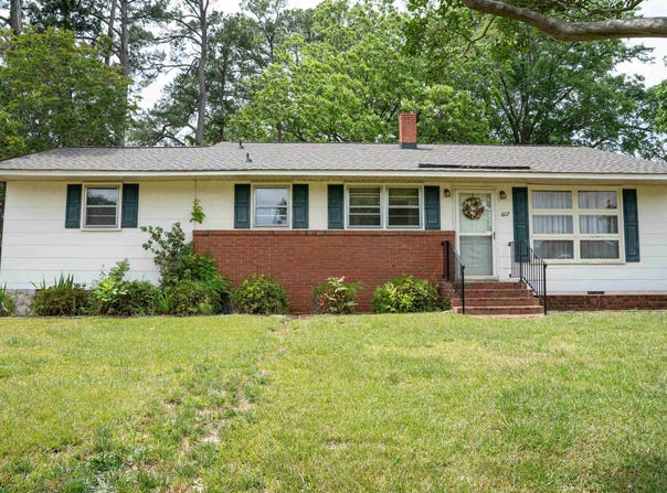 607 Vanney Circle, Boiling Springs, SC 29316