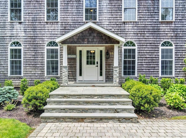 26 Boxtree Road, East Quogue, NY 11942