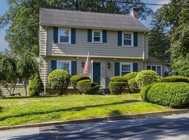 15 Woodland, Southbridge, MA 01550