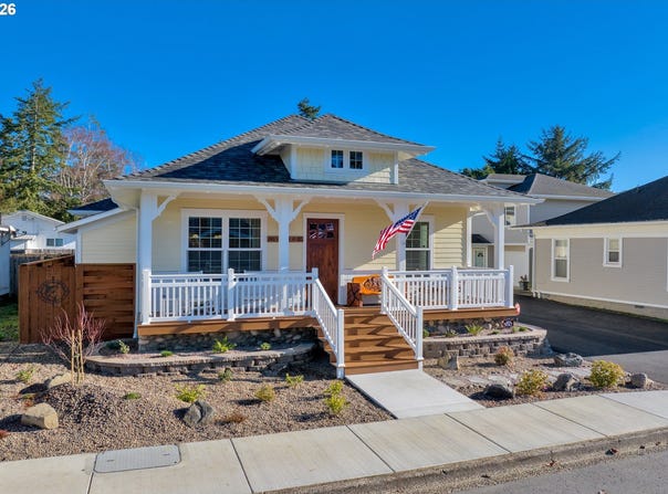 290 HARBOR St, Florence, OR 97439