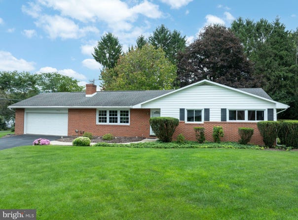 1242 EDWARD Street, STATE COLLEGE, PA 16801