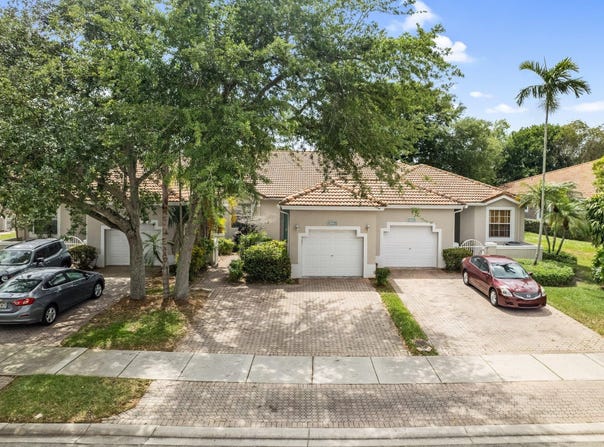 7620 S Aragon Boulevard, Sunrise, FL 33322