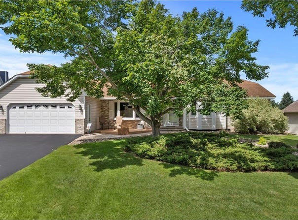 8689 Jenner Lane S, Cottage Grove, MN 55016