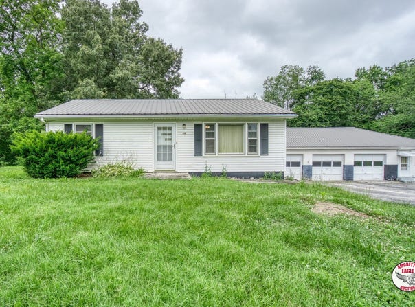 218 Pineview Dr, Albany, KY 42602