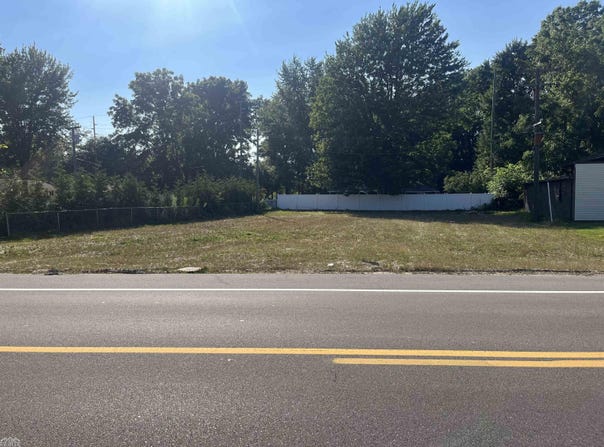 5750 River Road, East China, MI 48054