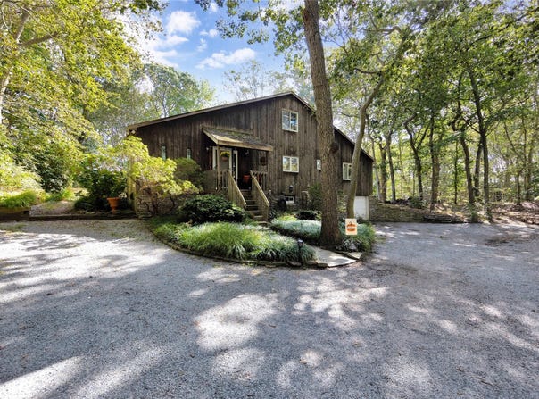 18 Warner Ct., Baiting Hollow, NY 11933