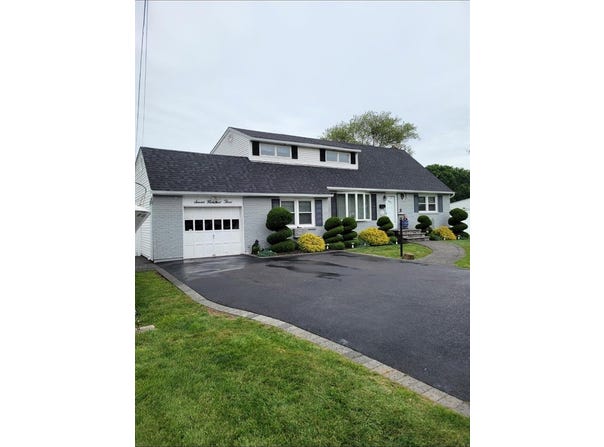 703 Pine Avenue, West Islip, NY 11795
