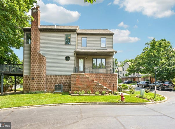 8816 RIDGE Avenue, PHILADELPHIA, PA 19128