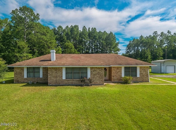 8825 Michael Drive, Moss Point, MS 39562