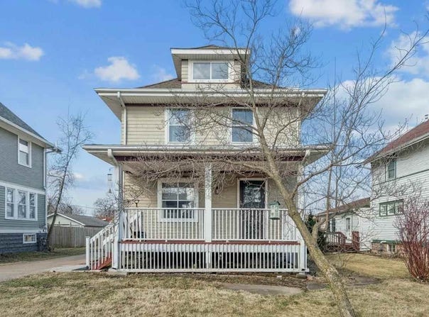 250 Highland Dr NW, CedarRapids, IA 52405