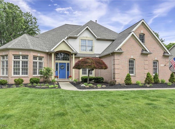 3191 Excalibur Avenue, Westlake, OH 44145