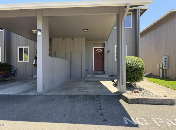 310 NE Terry Lane, Grants Pass, OR 97526