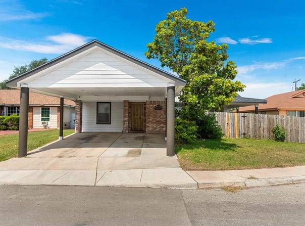 8907 Silver Bow Dr, San Antonio, TX 78242