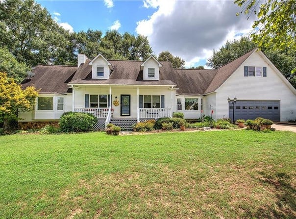 15 Moores Spring Road, Kingston, GA 30145