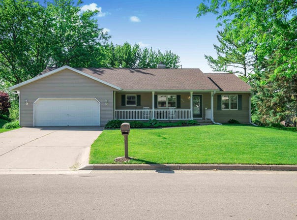629 W Mohawk Trail, DeForest, WI 53532
