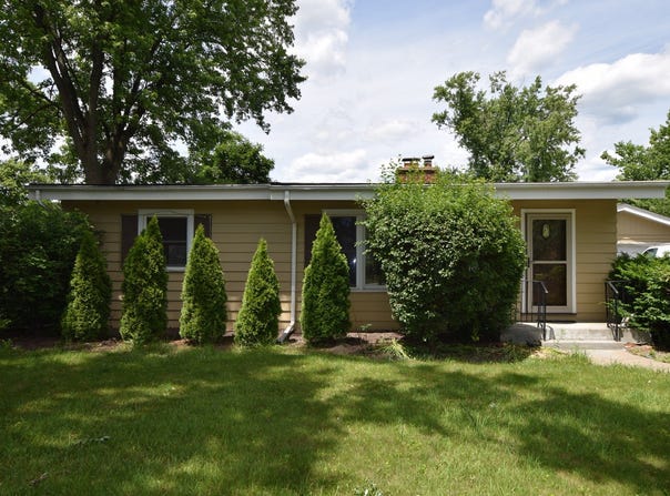 2226 Central Road, Glenview, IL 60025