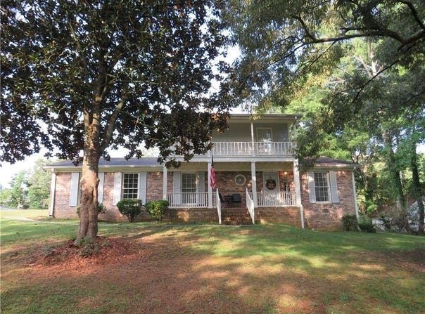 2 Silvermont Drive SE, Silver Creek, GA 30173