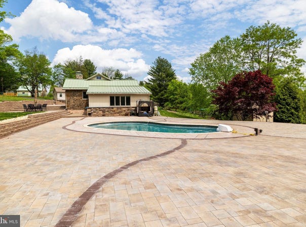 1851 MEETINGHOUSE ROAD, WARMINSTER, PA 18974