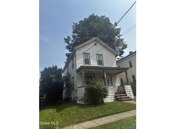 202 Glebe St, Johnstown, NY 12095