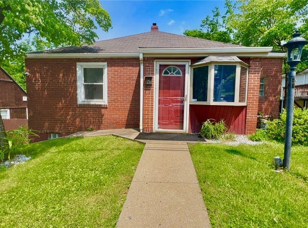 201 Esther Avenue, New Kensington, PA 15068