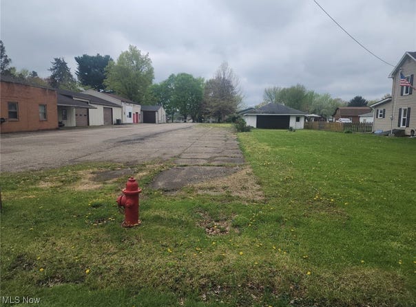 Brightwood Road SE, New Philadelphia, OH 44663