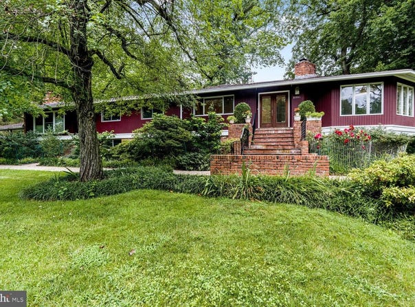 8901 CHARRED OAK DR, BETHESDA, MD 20817