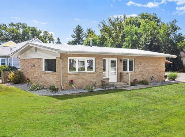 20 River Street, Coopersville, MI 49404