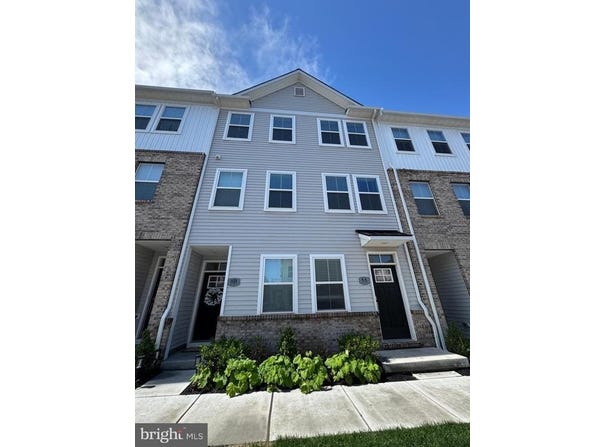 8 E FRONT STREET, BRIDGEPORT, PA 19405