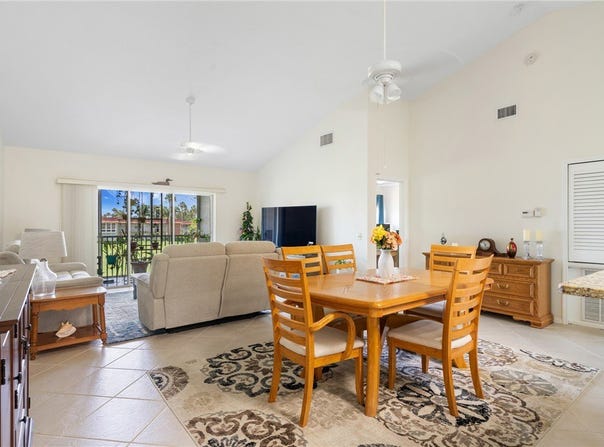 255 Grand Royale Circle unit: 204, Vero Beach, FL 32962