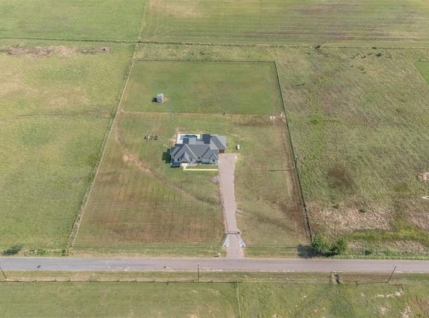 919 Gunter Road, Whitesboro, TX 76273