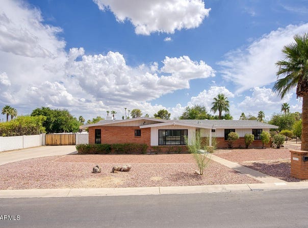 315 W LLANO Drive, Litchfield Park, AZ 85340