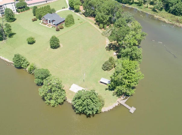 2950 Ezell Point Way, Athens, AL 35611