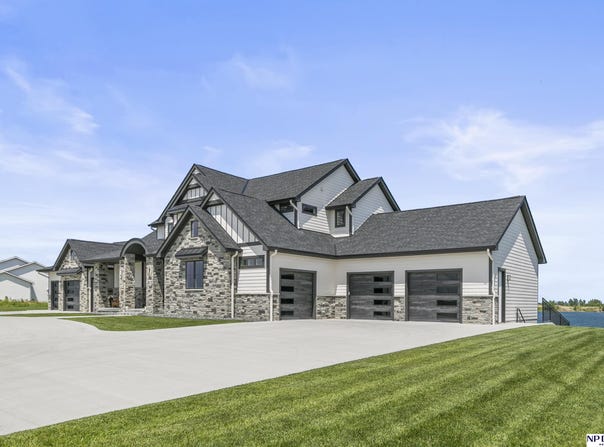 3224 Bryan Shore Drive, Fremont, NE 68025