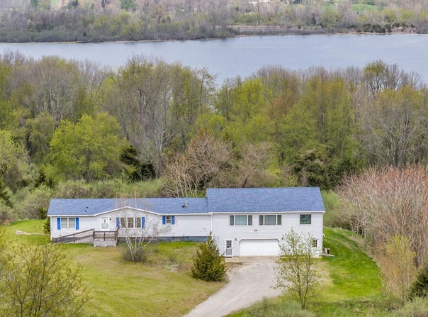 17430 US-12, Cement City, MI 49233