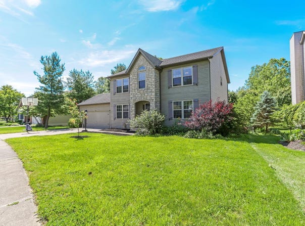 135 Mackenzie Drive, Pickerington, OH 43147