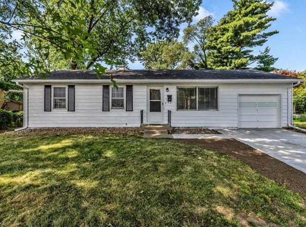 2409 NE 63rd Place, Gladstone, MO 64118