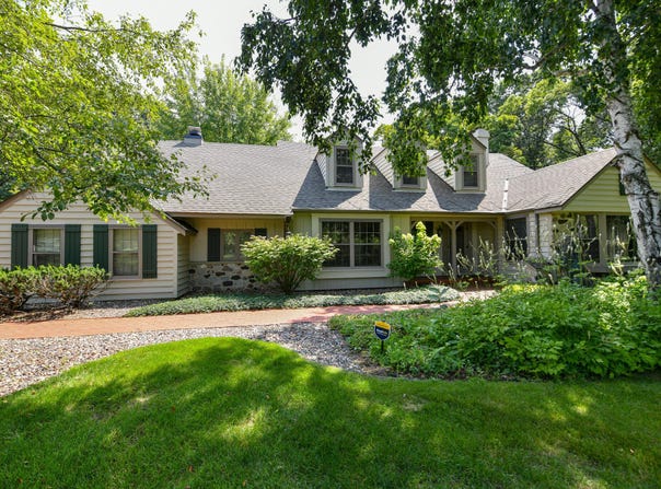N25w30641 Ravine Ct, Pewaukee, WI 53072