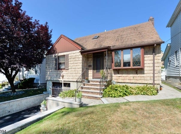 87 Myrtle Ave, Nutley Twp., NJ 07110-2833