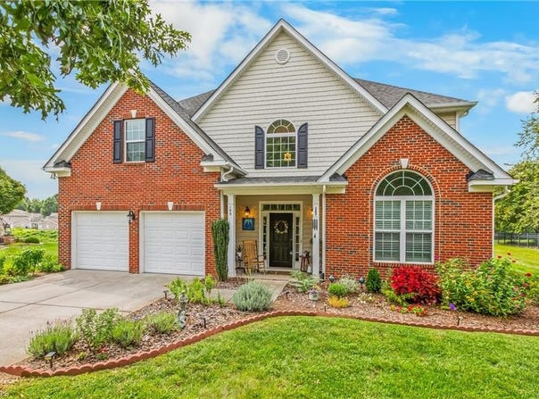 108 Lakepoint Drive, Bermuda Run, NC 27006