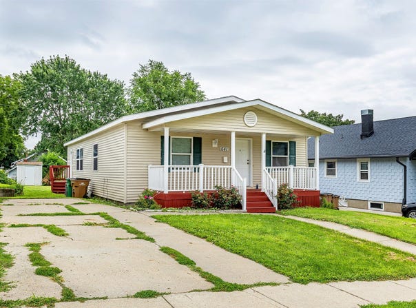 641 8th Street, West Des Moines, IA 50265