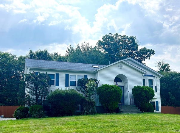 3 Aron Court, Spring Valley, NY 10977