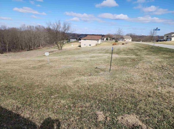 Eagle Drive lot: 19 Breezy Pointe Subd, McGregor, IA 52157
