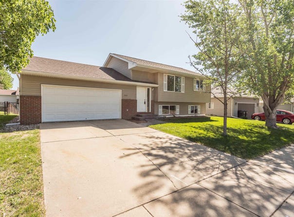 4112 N Jans Dr, Sioux Falls, SD 57107