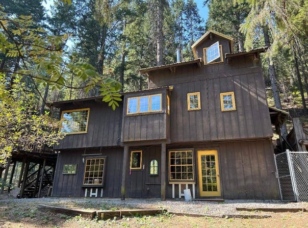 1404 S Shasta Ranch Rd, Mount Shasta, CA 96067