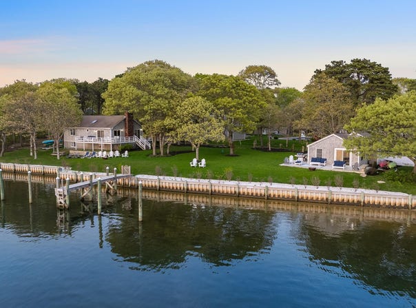 30 Overland Road, Mashpee, MA 02649